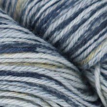 Load image into Gallery viewer, fingering weight merino yarn for knitting