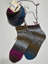 Load image into Gallery viewer, Toe Up Socks