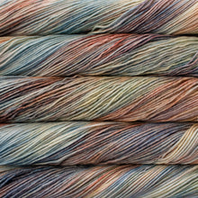 Load image into Gallery viewer, aran weight superwash merino Knitting yarn