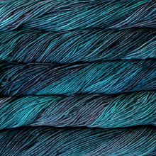 Load image into Gallery viewer, aran weight superwash merino Knitting yarn