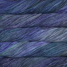 Load image into Gallery viewer, aran weight superwash merino Knitting yarn