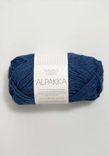Load image into Gallery viewer, Jo's Yarn Garden alpaca knitting yarn