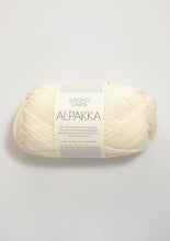 Load image into Gallery viewer, Jo's Yarn Garden alpaca knitting yarn