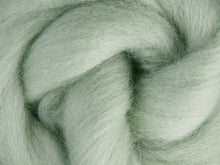 Load image into Gallery viewer, corriedale top for spinning and felting