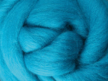 Load image into Gallery viewer, corriedale top for spinning and felting