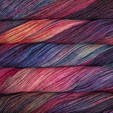Load image into Gallery viewer, superwash merino hand dyed yarn for knitting