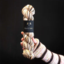 Load image into Gallery viewer, Biscotte Patricknits Signature
