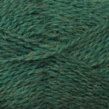 Load image into Gallery viewer, worsted wool 4ply yarn for colourwork
