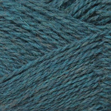 Load image into Gallery viewer, worsted wool 4ply yarn for colourwork
