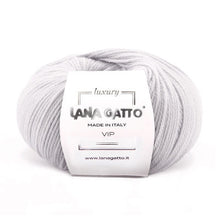 Load image into Gallery viewer, merino cashmere yarn to knit and crochet
