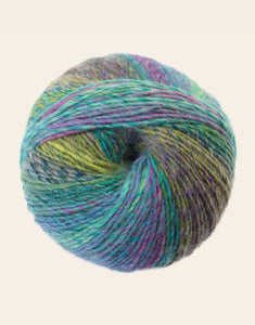 chunky weight acrylic blend knitting yarn